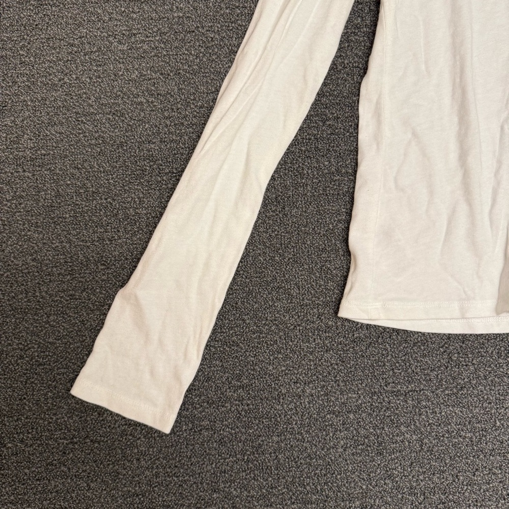 Vince Cotton Turtleneck in White - Picture 8 of 12